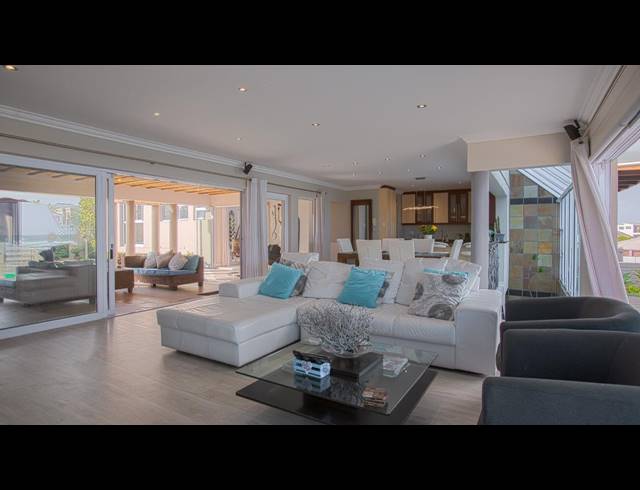 4 BEDROOM FREESTANDING TO LET IN MELKBOSSTRAND CENTRAL